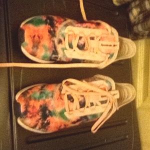 Woman's Reebok DMX moving air shoes very comply size 8 pink tydye